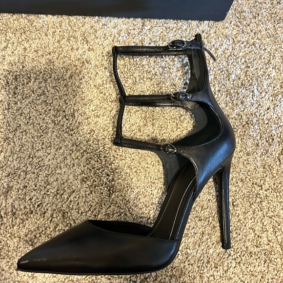 Kendall and Kylie Heels - Picture 2 of 9